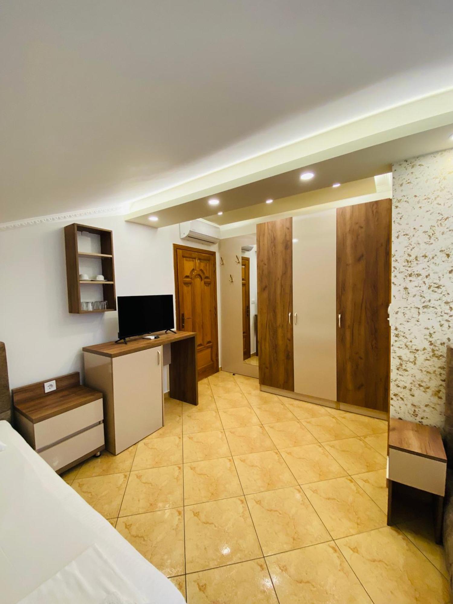 Apart Hotel Llolla 울친 외부 사진