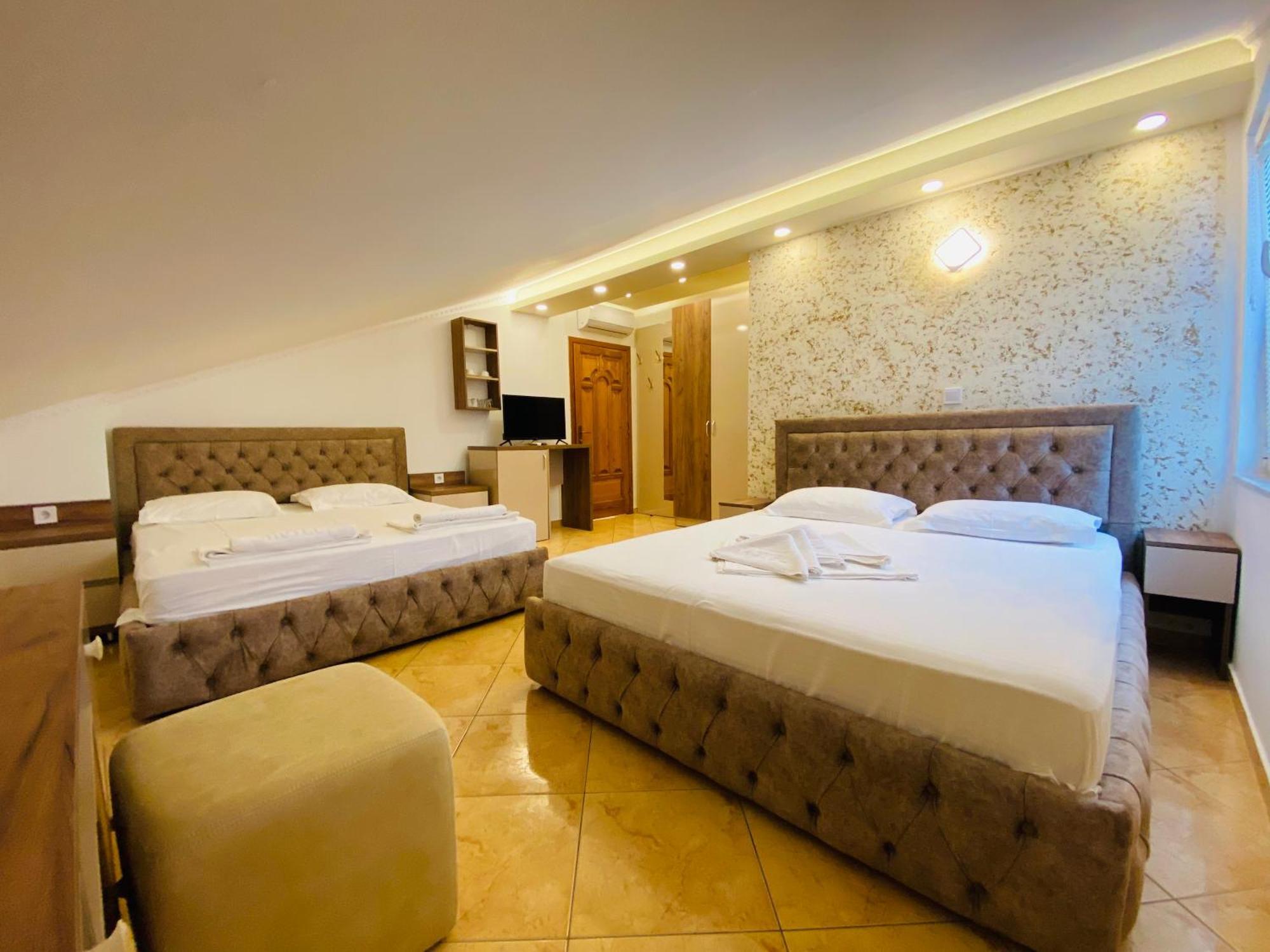 Apart Hotel Llolla 울친 외부 사진