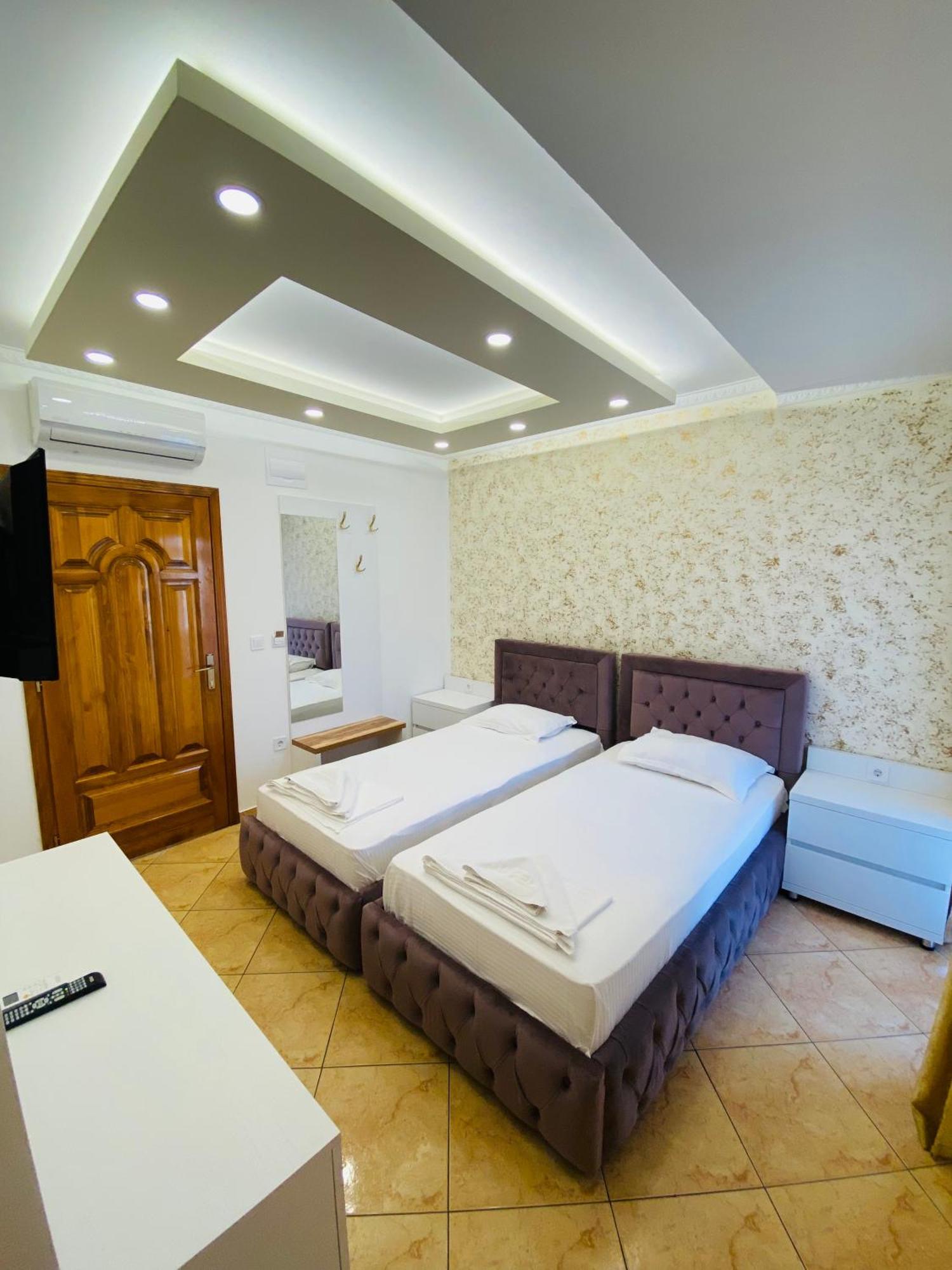 Apart Hotel Llolla 울친 외부 사진