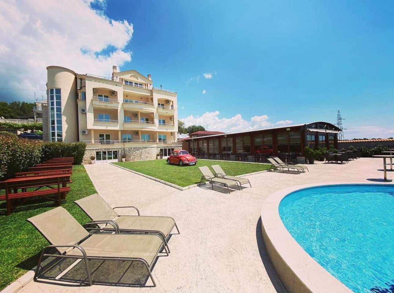 Apart Hotel Llolla 울친 외부 사진