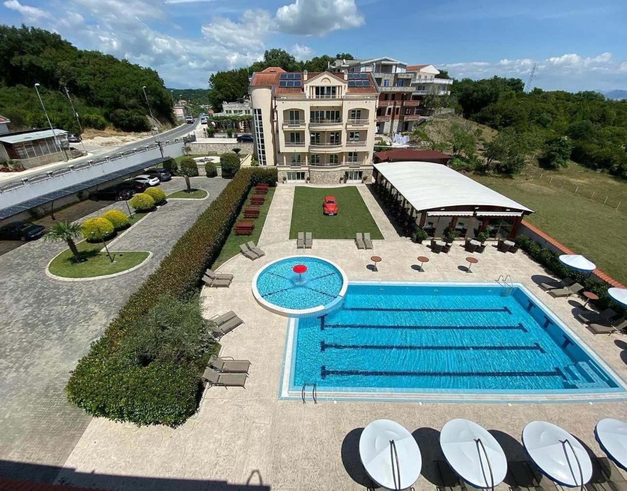 Apart Hotel Llolla 울친 외부 사진