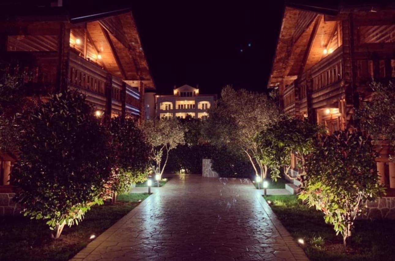 Apart Hotel Llolla 울친 외부 사진