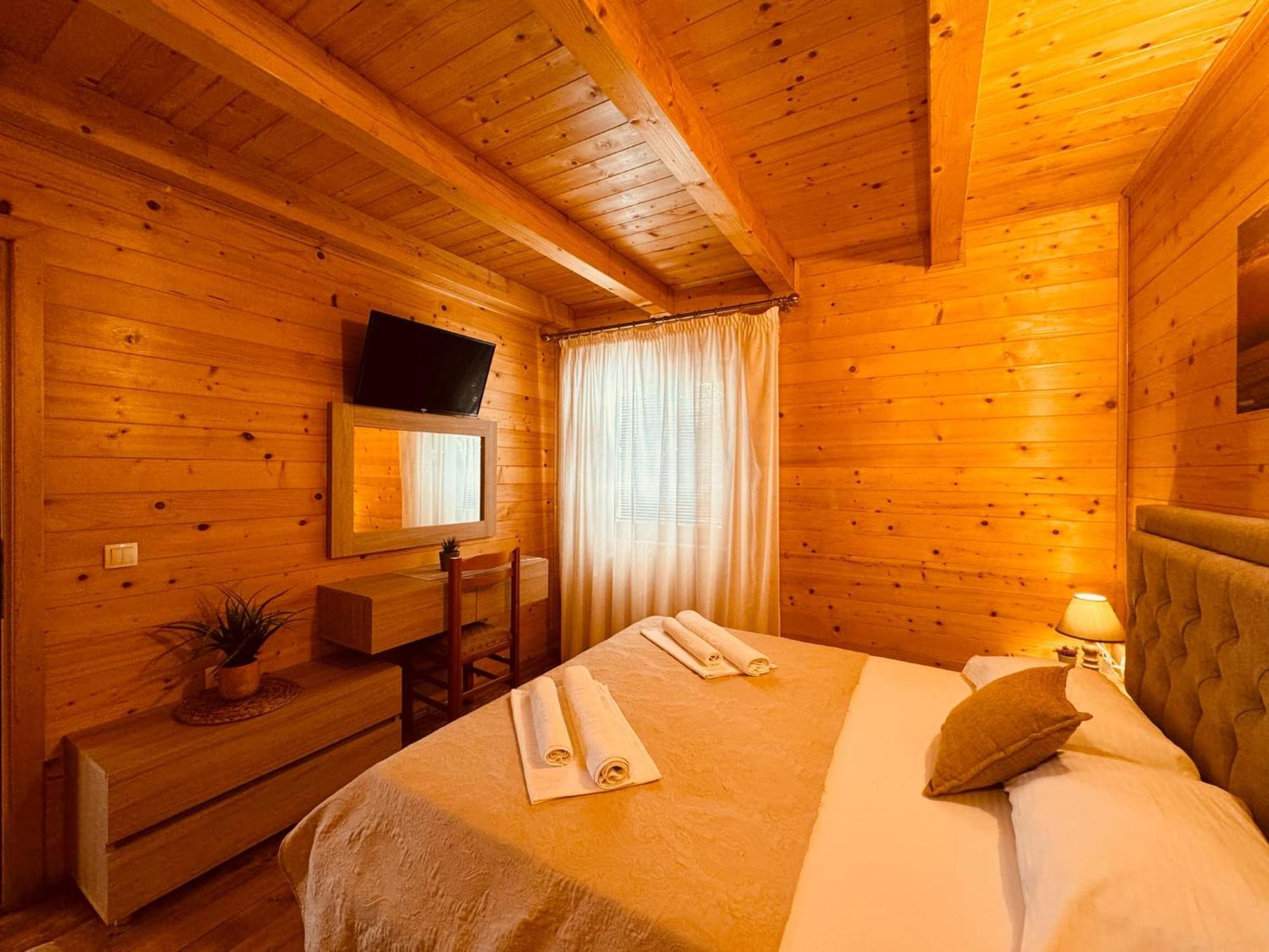 Apart Hotel Llolla 울친 외부 사진