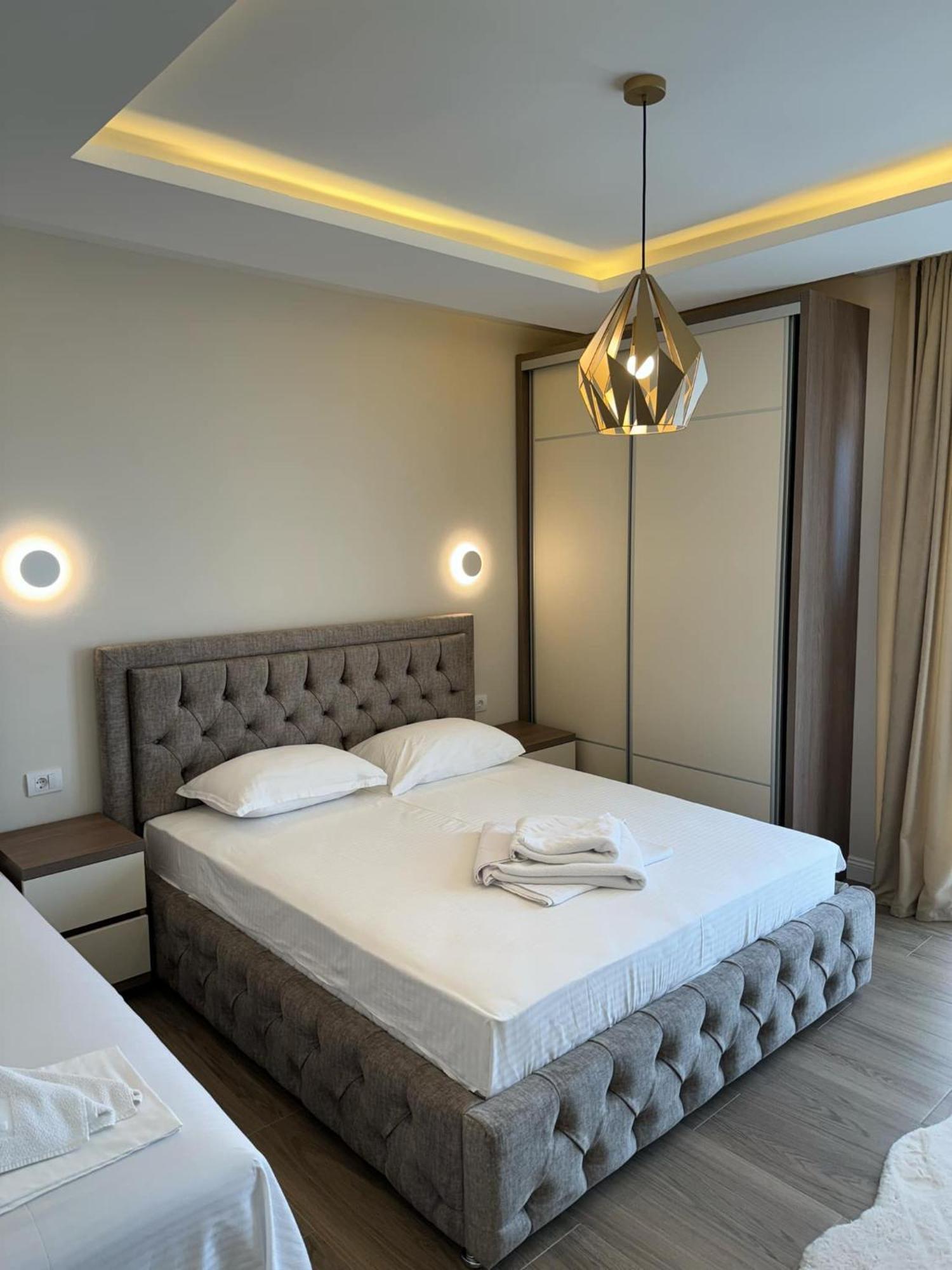 Apart Hotel Llolla 울친 외부 사진