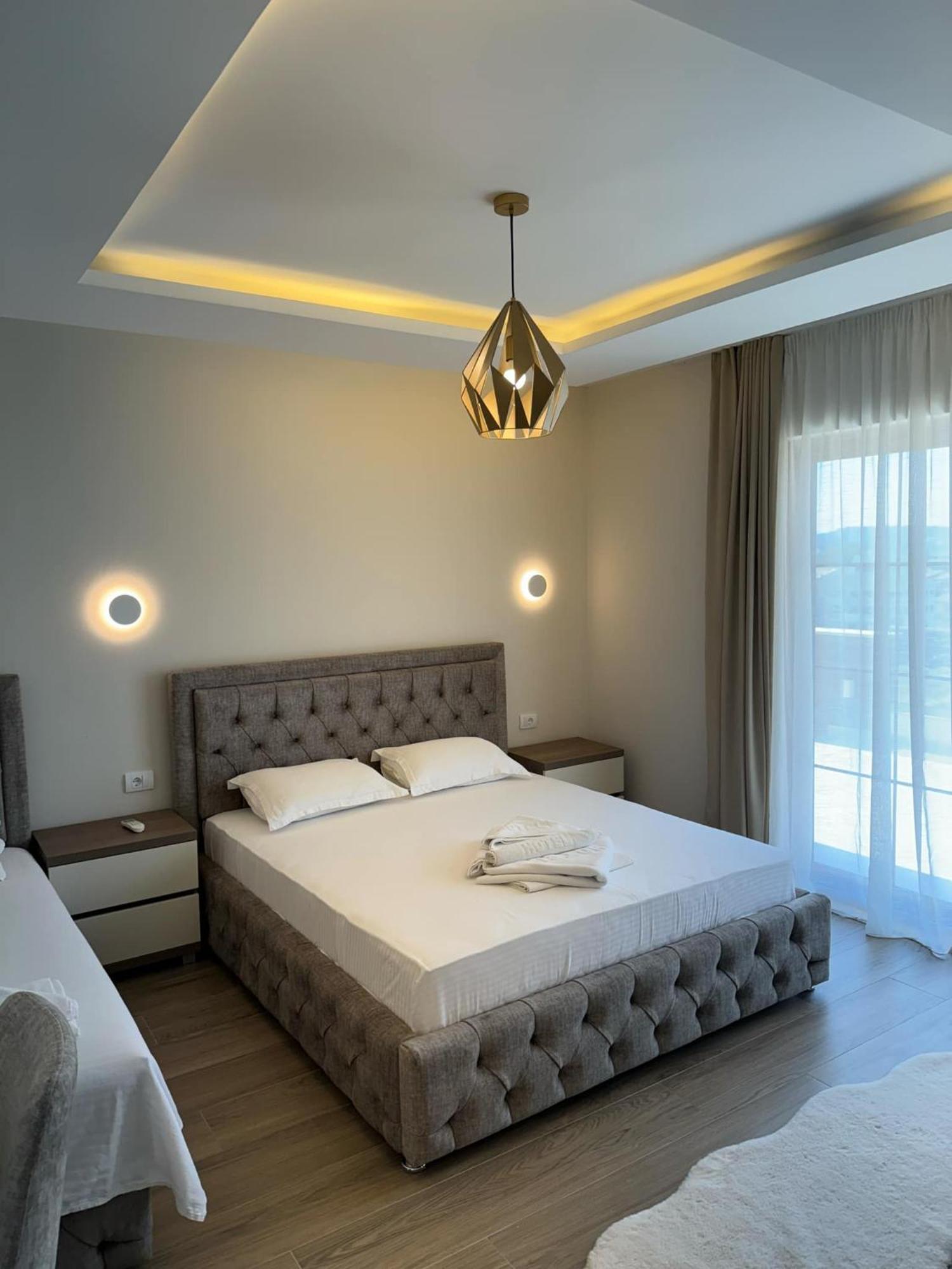 Apart Hotel Llolla 울친 외부 사진