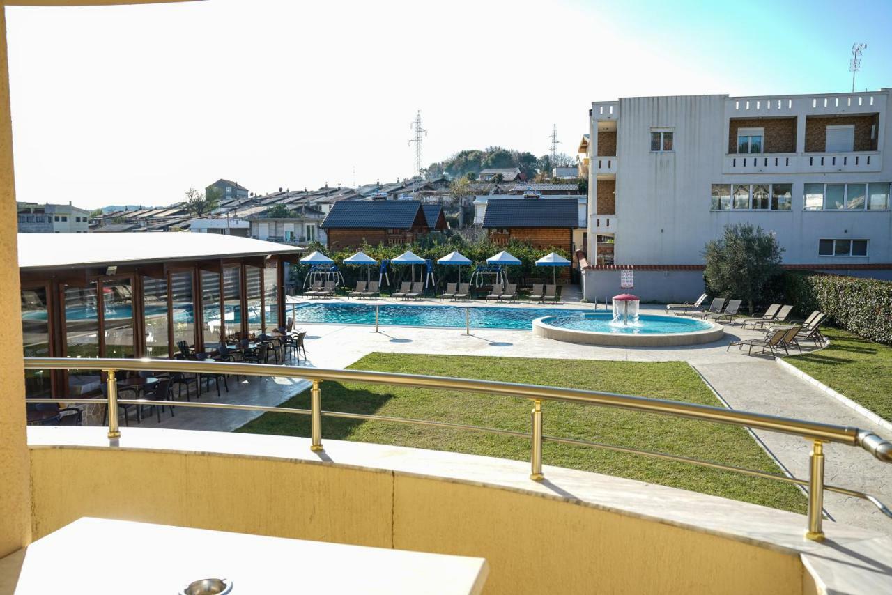 Apart Hotel Llolla 울친 외부 사진
