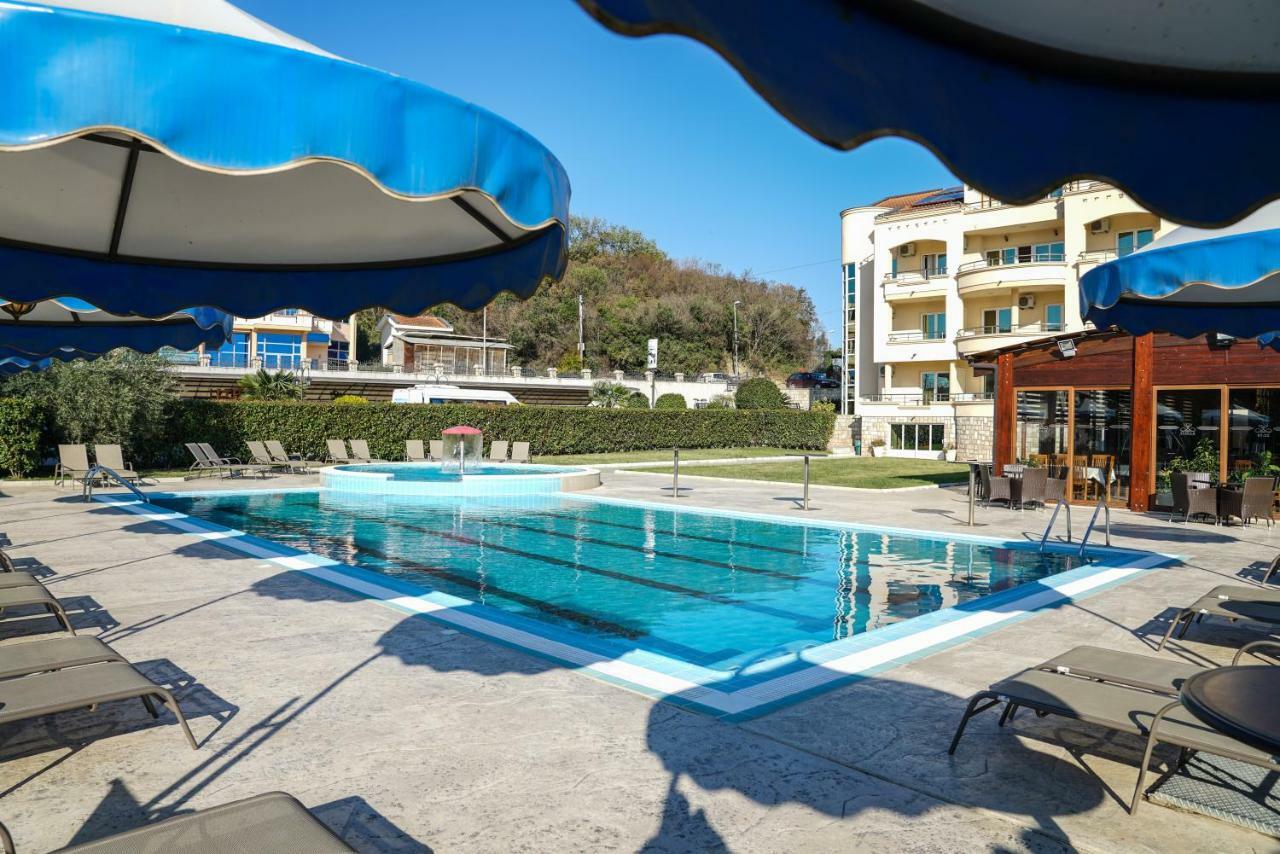 Apart Hotel Llolla 울친 외부 사진